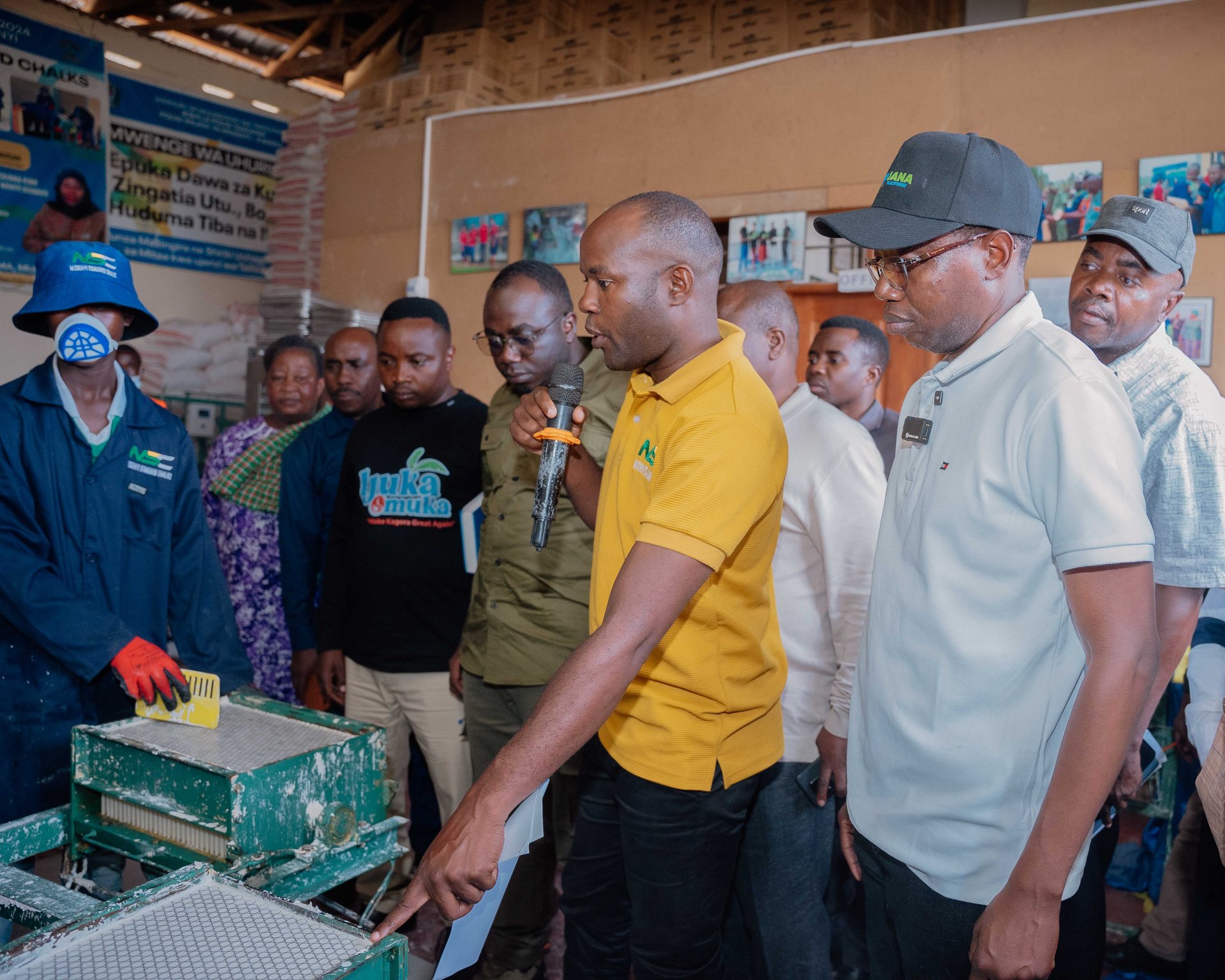 WAZIRI NANAUKA AVUTIWA NA KIWANDA CHA VIJANA MISSENYI, APONGEZA MATOKEO YA MKOPO WA ASILIMIA 10%